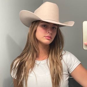 cream pro hat 7” 1/8
